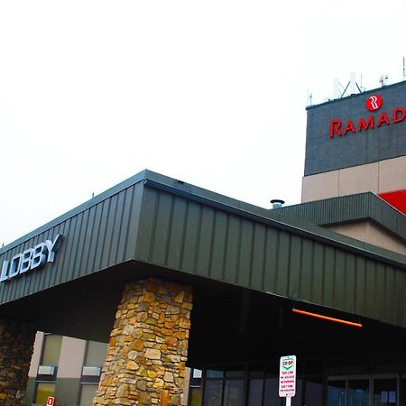 Ramada By Wyndham Edmonton Yellowhead Nw מראה חיצוני תמונה