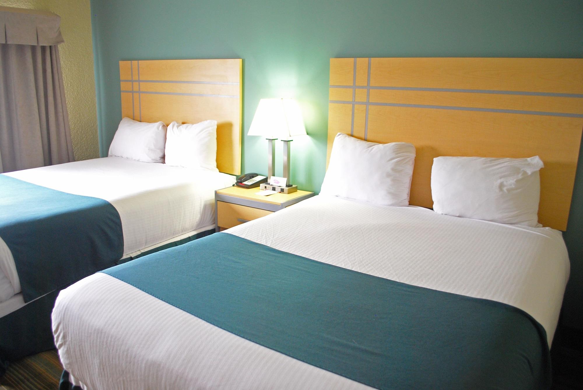 Ramada By Wyndham Edmonton Yellowhead Nw מראה חיצוני תמונה