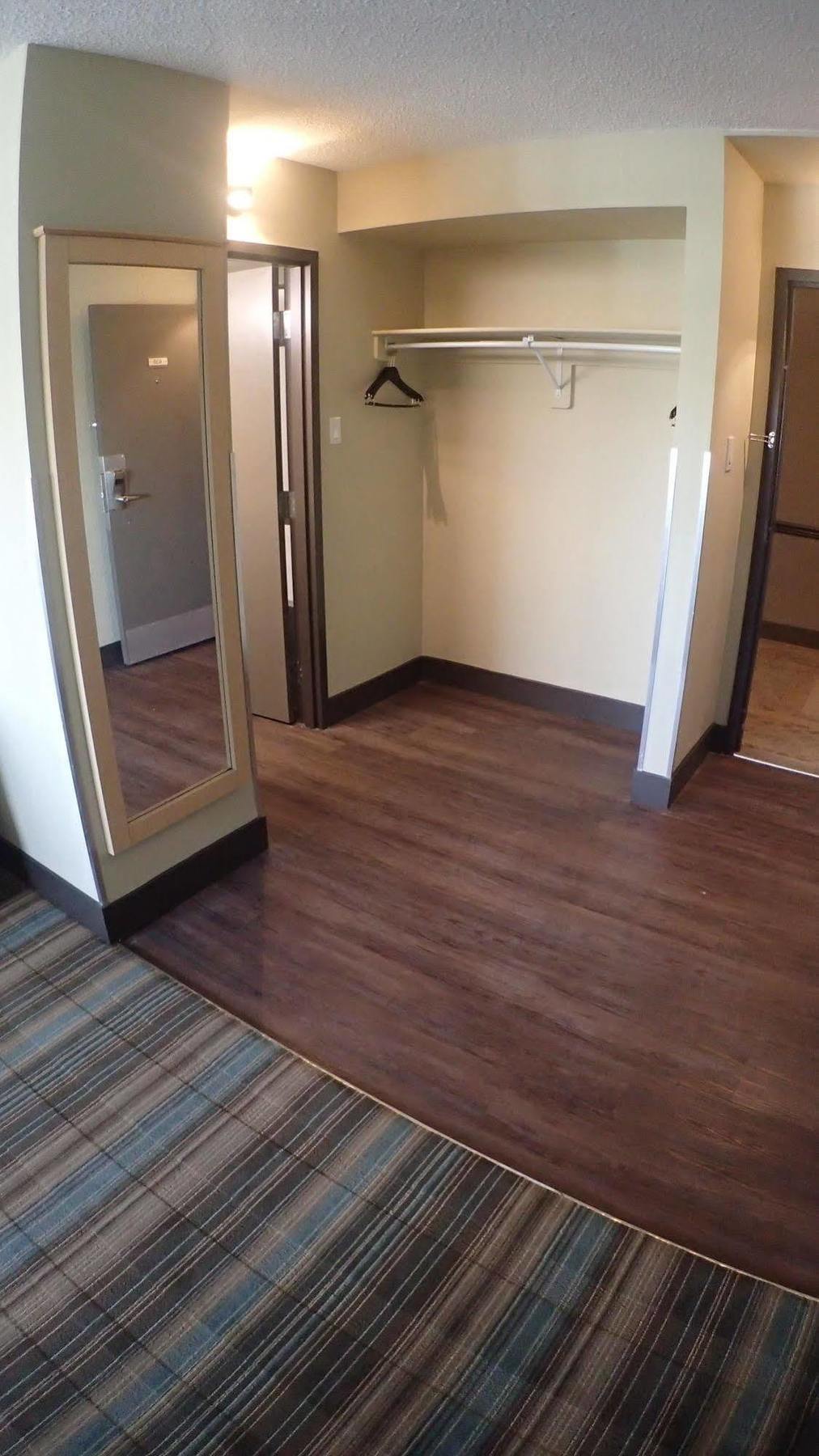 Ramada By Wyndham Edmonton Yellowhead Nw מראה חיצוני תמונה
